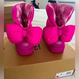 Hot pink fuschia Ugg Bailey Bow Maxi with puffy bows